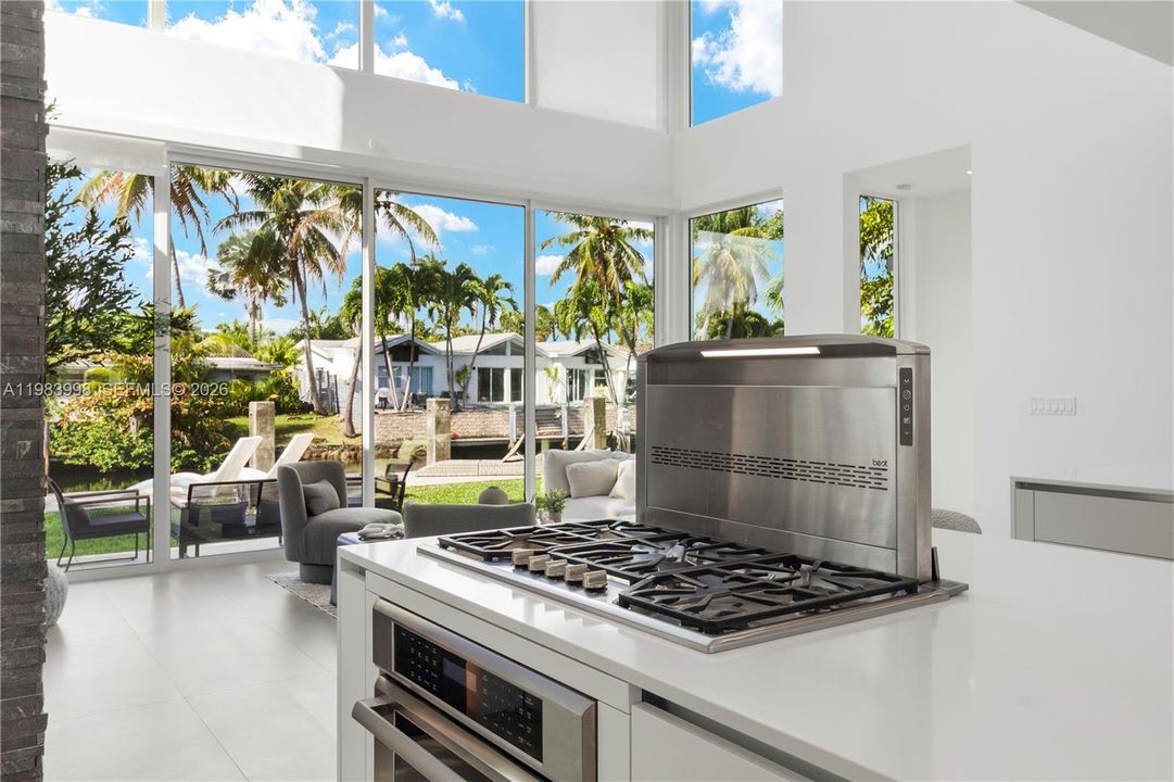 En Venta: $3,199,000 (4 camas, 3 baños, 3804 Pies cuadrados)