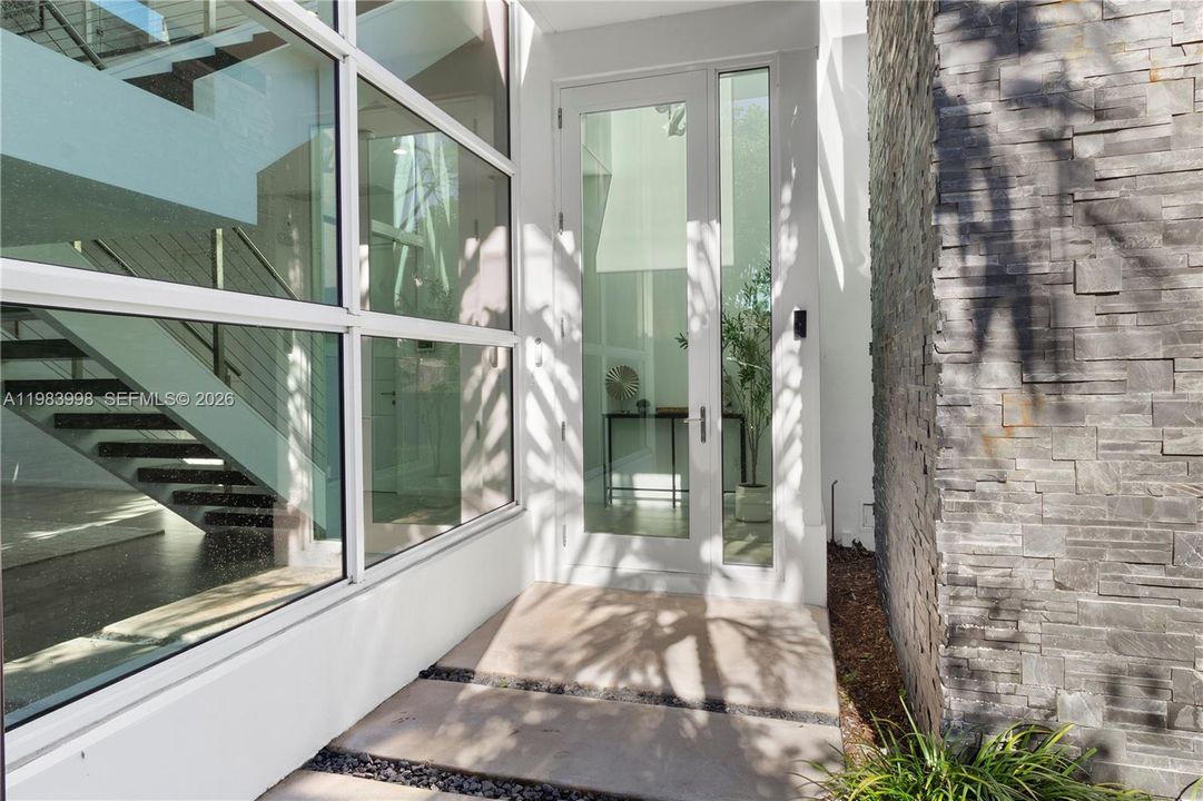 En Venta: $3,199,000 (4 camas, 3 baños, 3804 Pies cuadrados)