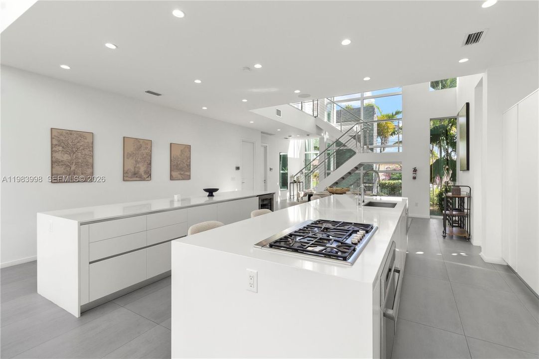 En Venta: $3,199,000 (4 camas, 3 baños, 3804 Pies cuadrados)