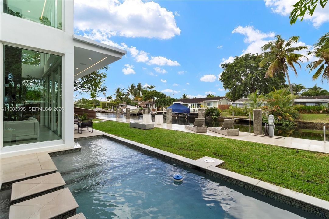 En Venta: $3,199,000 (4 camas, 3 baños, 3804 Pies cuadrados)