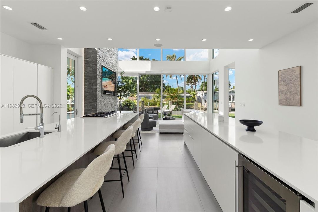 En Venta: $3,199,000 (4 camas, 3 baños, 3804 Pies cuadrados)