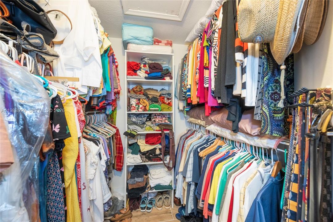 На продажу: $400,000 (3 спален, 2 ванн, 1238 Квадратных фут)