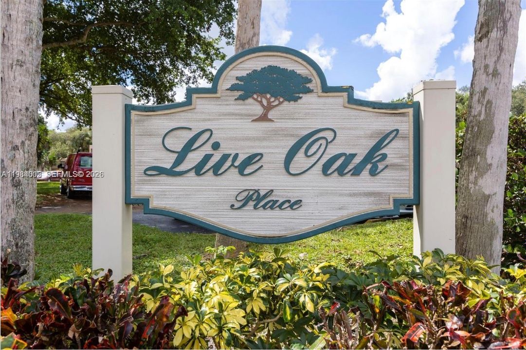 For Sale: $185,000 (1 beds, 1 baths, 654 Square Feet)