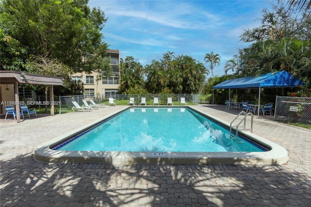 BUILDING POOL