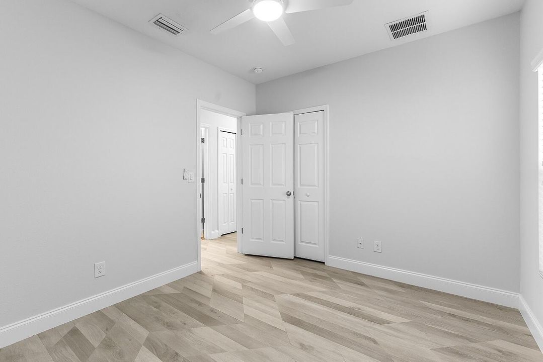 535-Valencia-Cir-SW-HigMedia-042-1280
