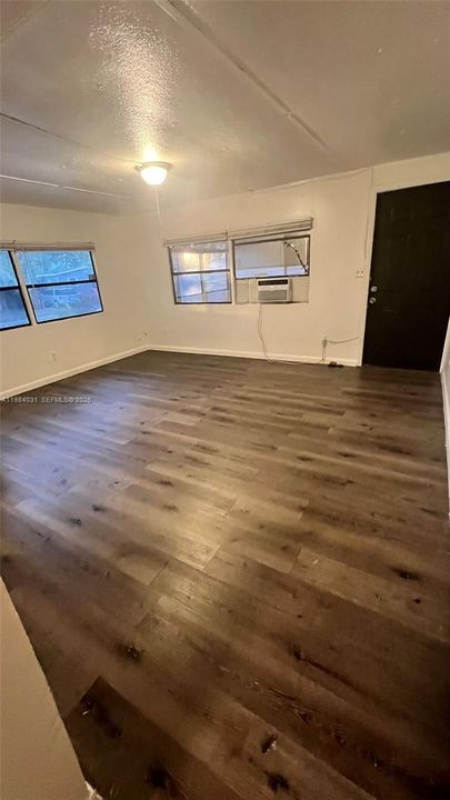 Recientemente alquilado: $1,250 (1 camas, 1 baños, 500 Pies cuadrados)