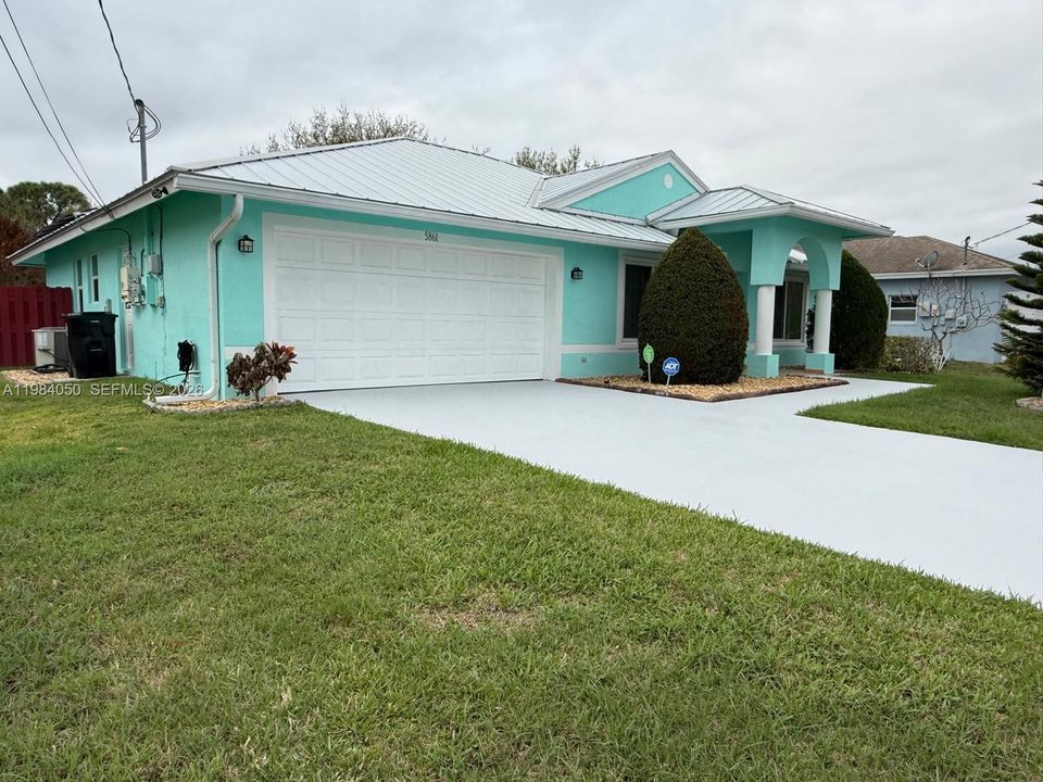For Sale: $432,000 (3 beds, 2 baths, 1562 Square Feet)