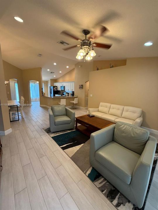 For Sale: $432,000 (3 beds, 2 baths, 1562 Square Feet)