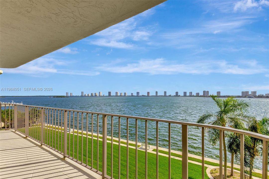 En Venta: $399,000 (2 camas, 2 baños, 1440 Pies cuadrados)