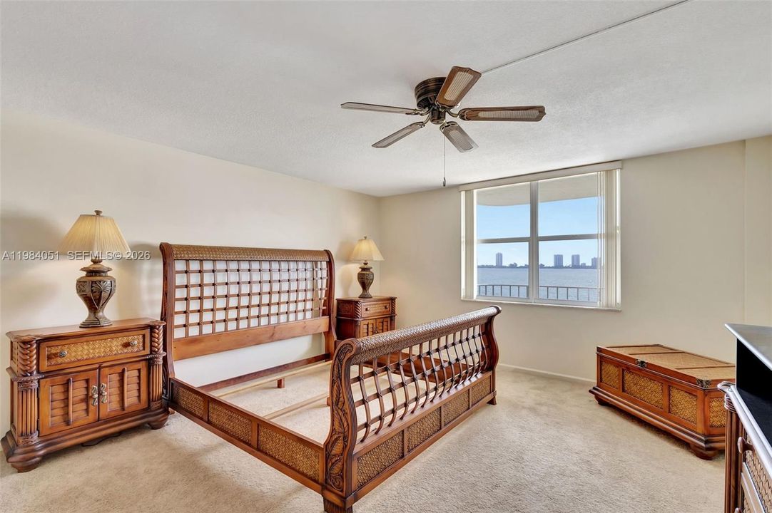 En Venta: $399,000 (2 camas, 2 baños, 1440 Pies cuadrados)