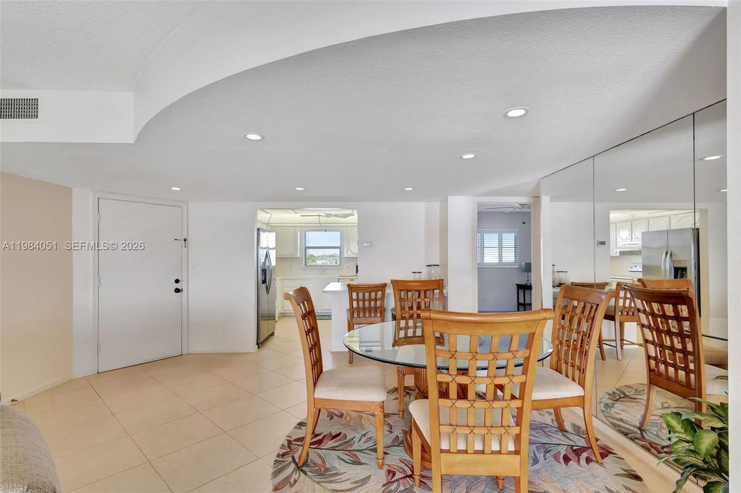 En Venta: $399,000 (2 camas, 2 baños, 1440 Pies cuadrados)