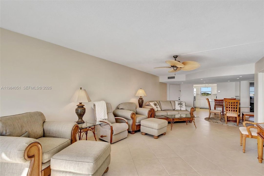 En Venta: $399,000 (2 camas, 2 baños, 1440 Pies cuadrados)