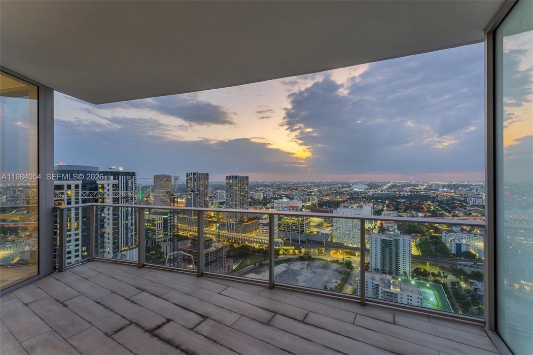 En Venta: $658,000 (2 camas, 2 baños, 1185 Pies cuadrados)
