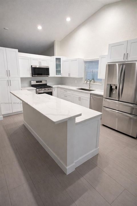 Vendido Recientemente: $665,000 (4 camas, 2 baños, 0 Pies cuadrados)