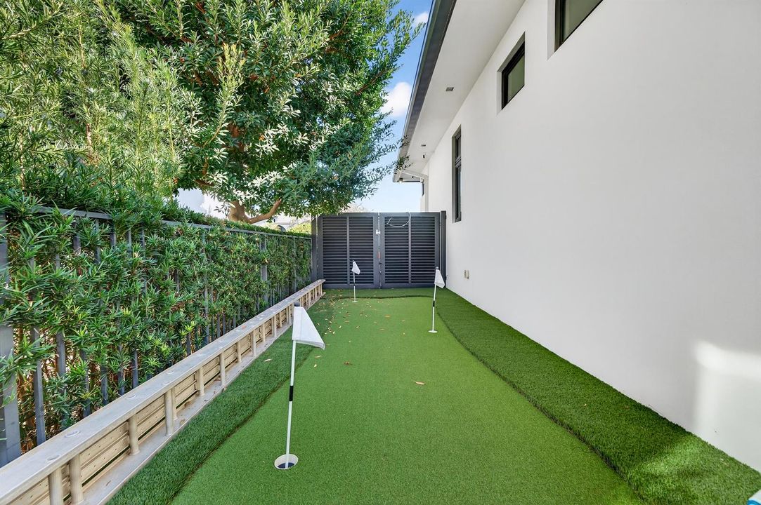 520 Golden Harbour