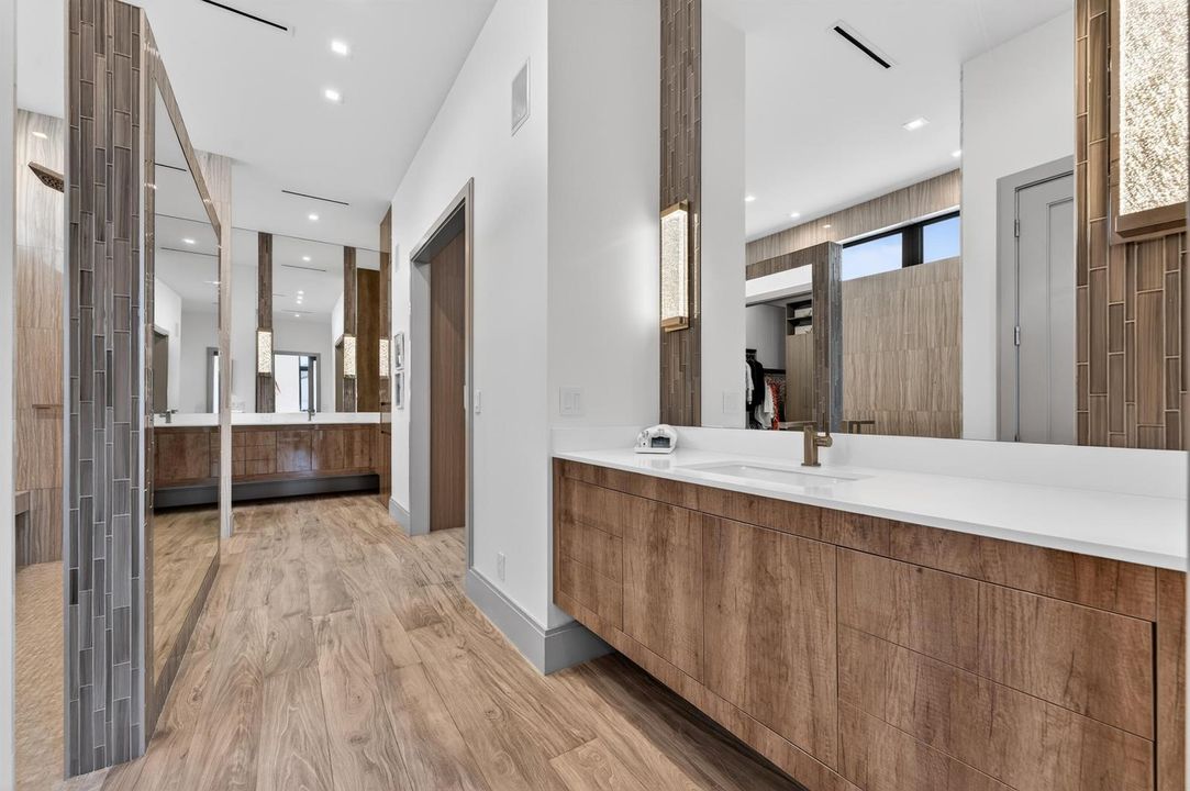 520 Golden Harbour