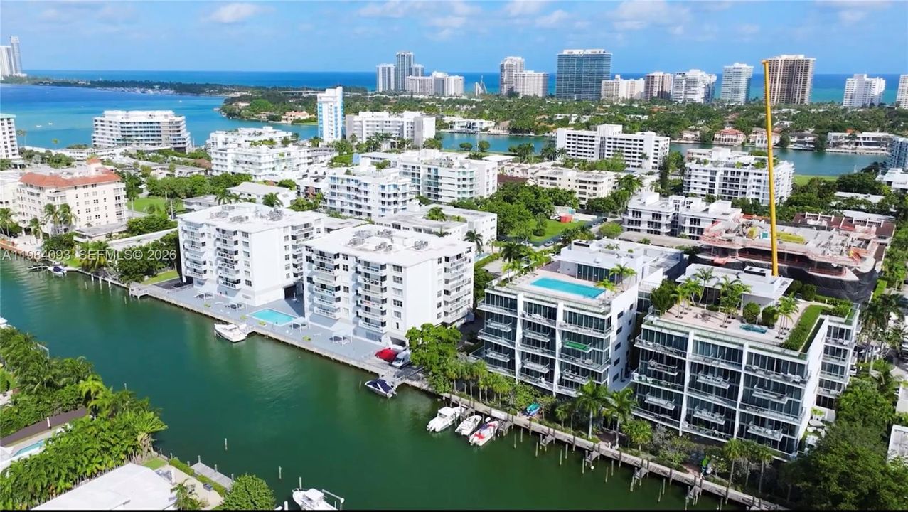 На продажу: $999,000 (2 спален, 2 ванн, 1106 Квадратных фут)