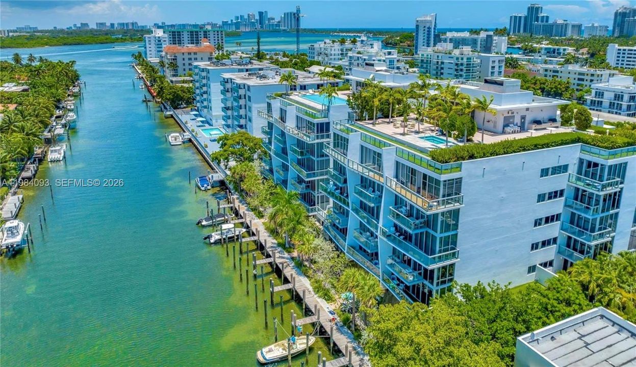 На продажу: $999,000 (2 спален, 2 ванн, 1106 Квадратных фут)