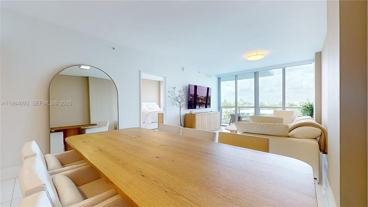 На продажу: $999,000 (2 спален, 2 ванн, 1106 Квадратных фут)