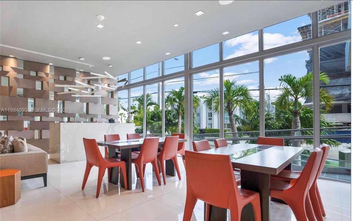 На продажу: $999,000 (2 спален, 2 ванн, 1106 Квадратных фут)