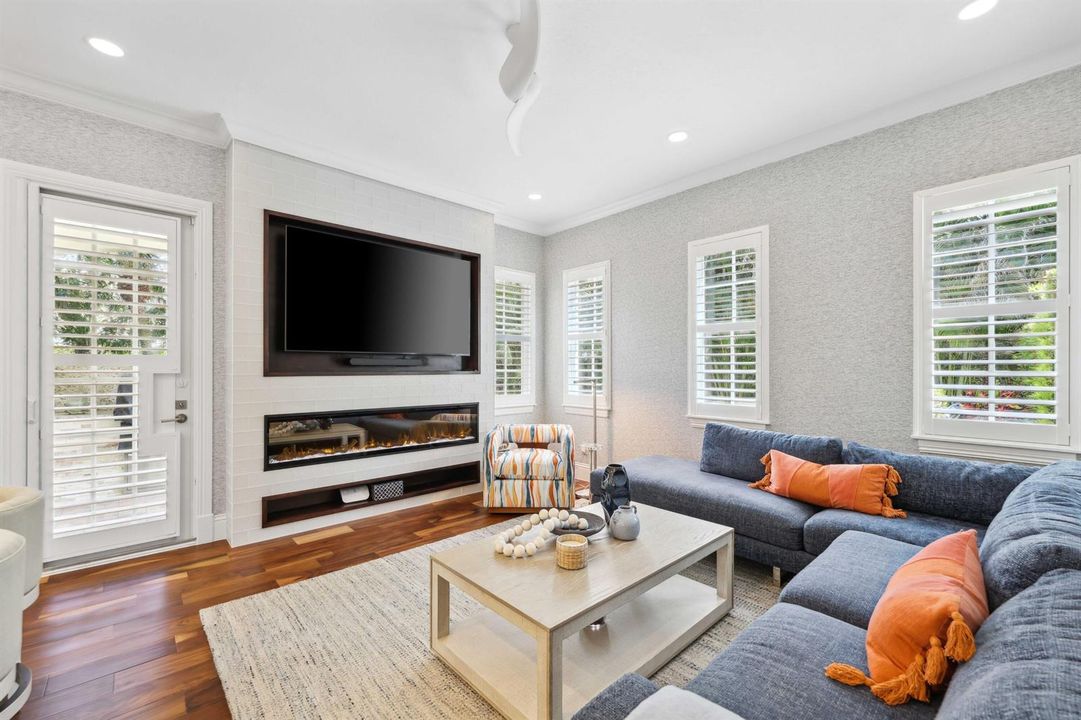 1028 Bay Street - 29