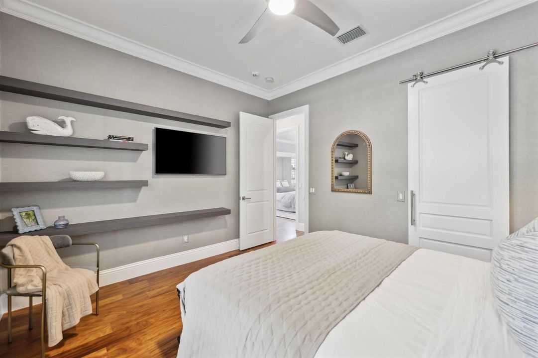 1028 Bay Street - 44