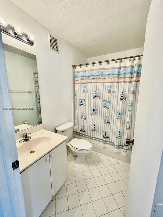 For Sale: $249,000 (2 beds, 2 baths, 910 Square Feet)