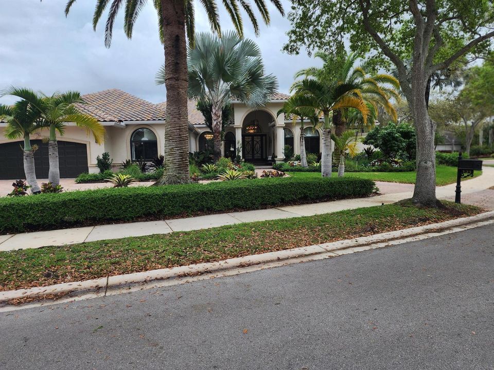 Large Corner Lot with Circular Driveway