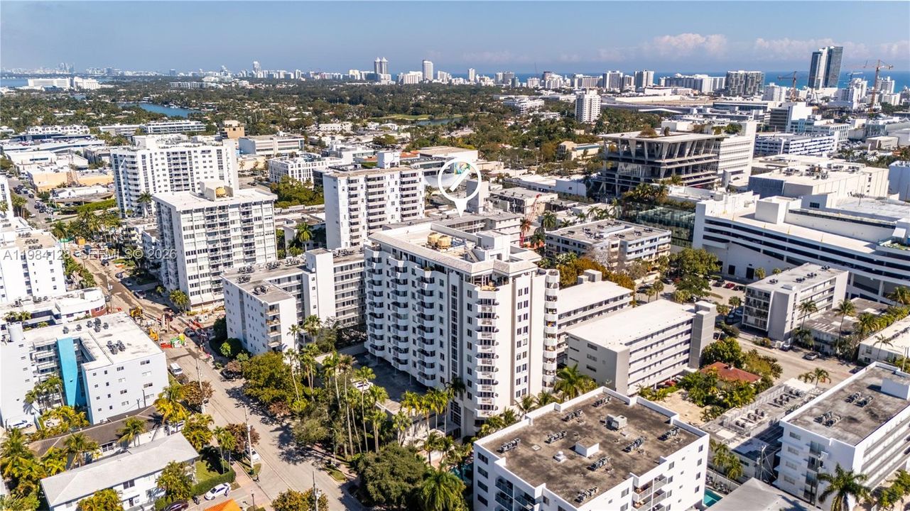 Под контрактом: $625,000 (3 спален, 2 ванн, 1070 Квадратных фут)