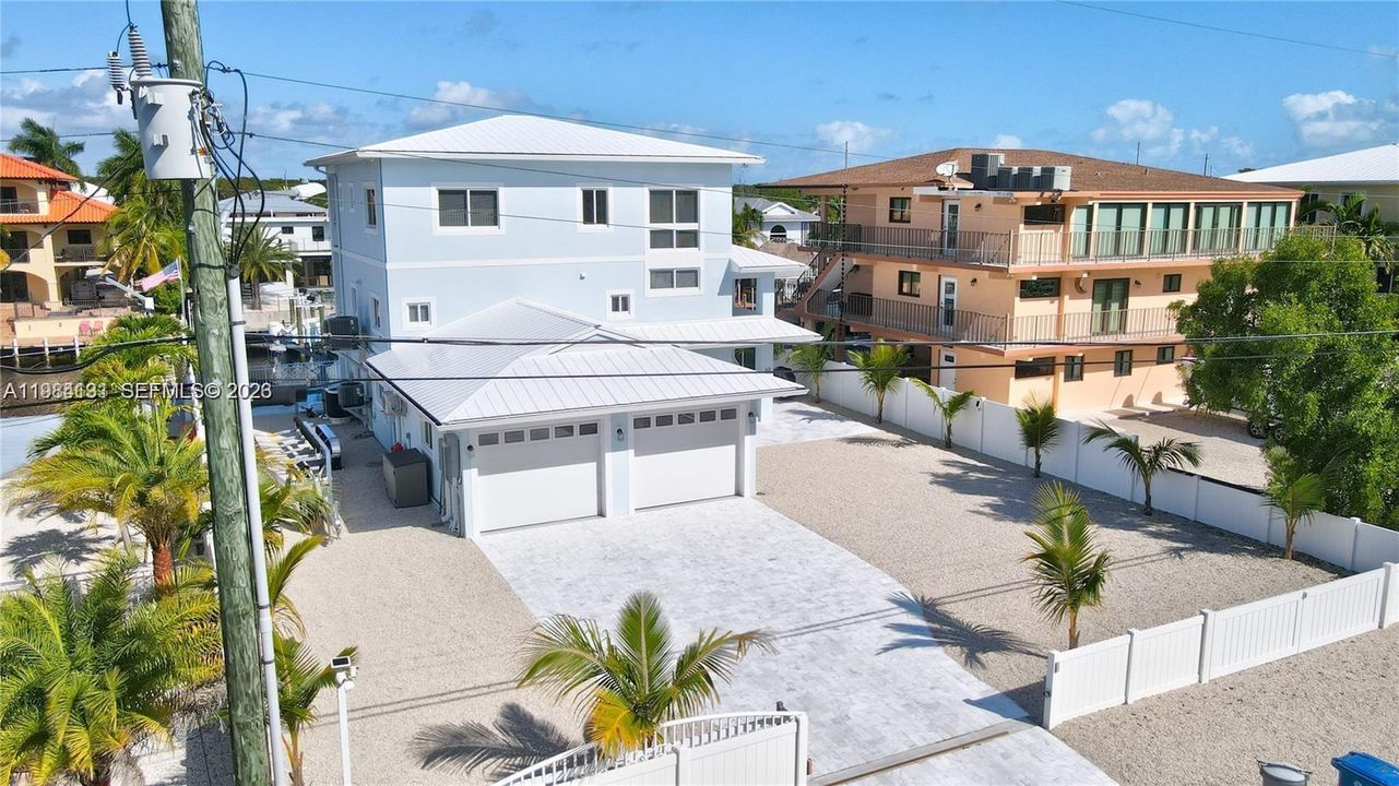For Sale: $3,500,000 (4 beds, 4 baths, 3024 Square Feet)