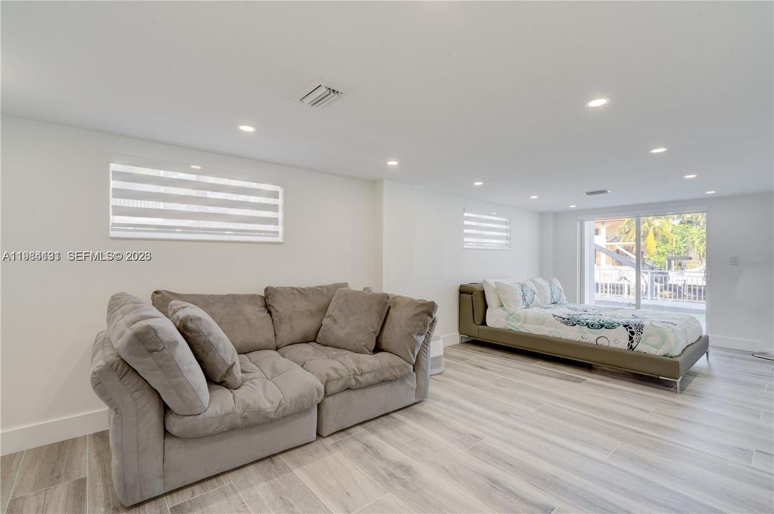 For Sale: $3,500,000 (4 beds, 4 baths, 3024 Square Feet)