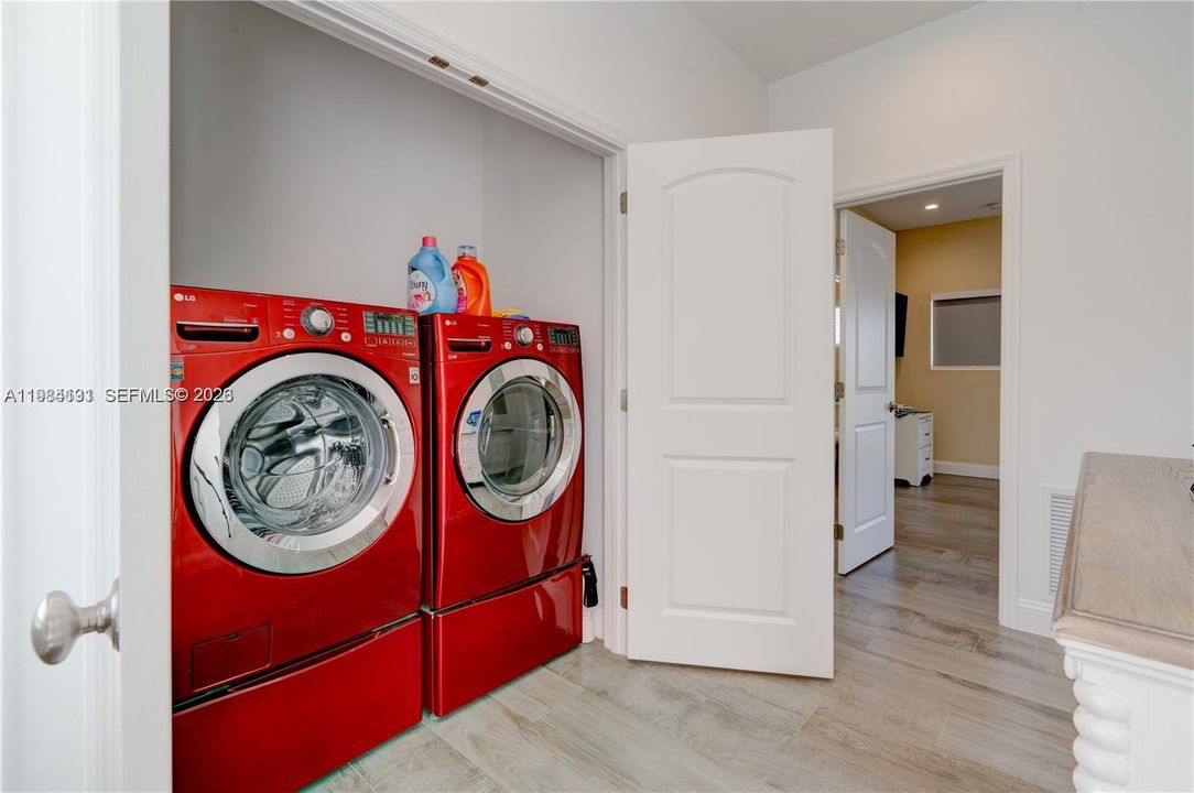 For Sale: $3,500,000 (4 beds, 4 baths, 3024 Square Feet)