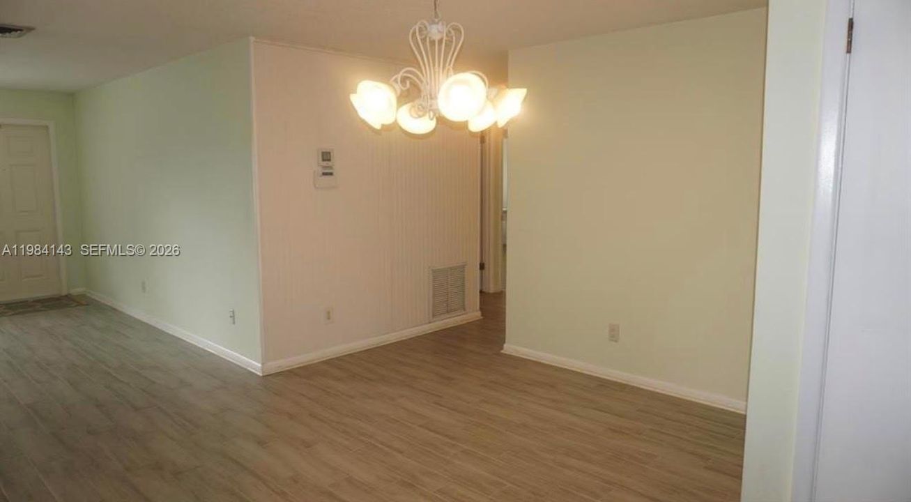 En Venta: $550,000 (4 camas, 2 baños, 1572 Pies cuadrados)