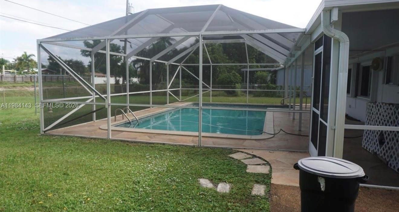 En Venta: $550,000 (4 camas, 2 baños, 1572 Pies cuadrados)