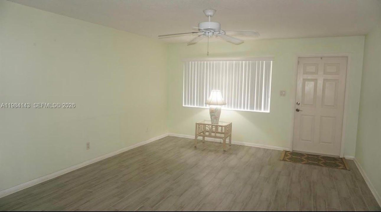 En Venta: $550,000 (4 camas, 2 baños, 1572 Pies cuadrados)