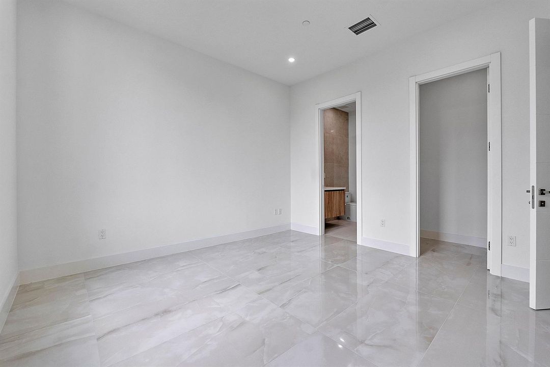11781 Nw 15th St_053