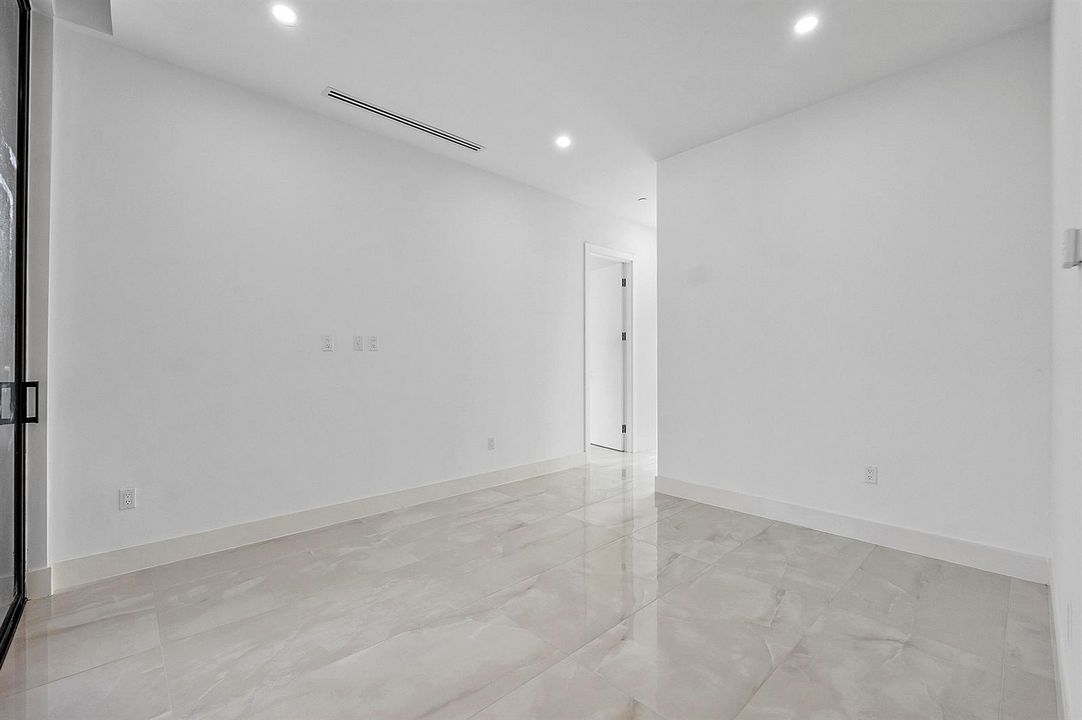 11781 Nw 15th St_050