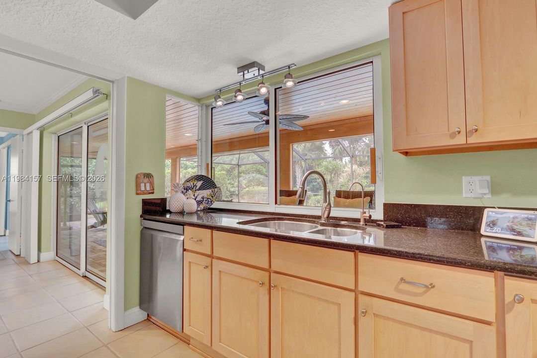 For Sale: $679,990 (3 beds, 2 baths, 1811 Square Feet)