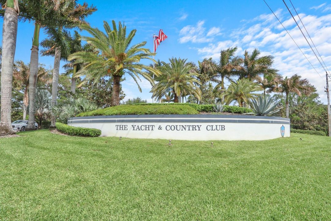 For Sale: $679,990 (3 beds, 2 baths, 1811 Square Feet)