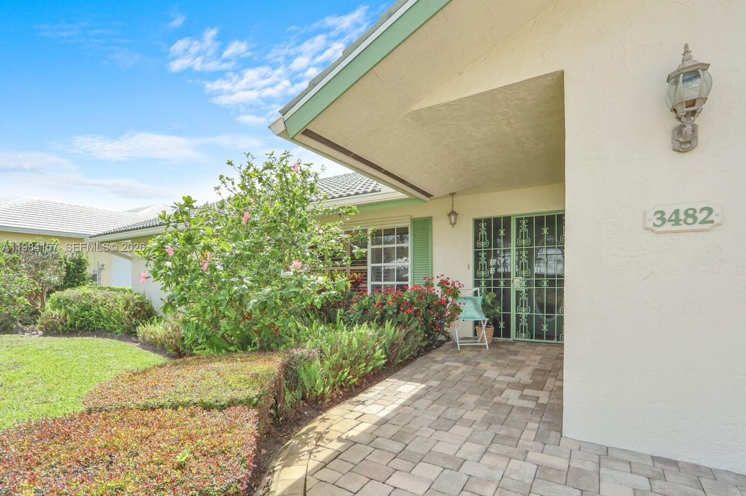 For Sale: $679,990 (3 beds, 2 baths, 1811 Square Feet)