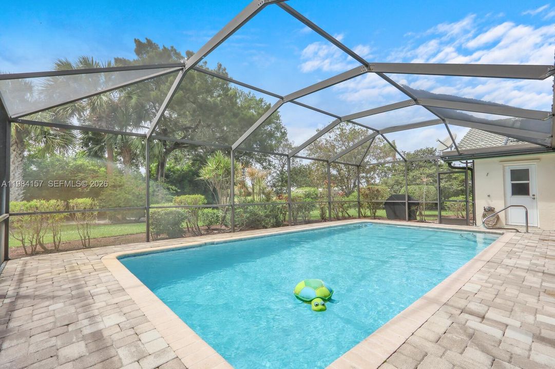 For Sale: $679,990 (3 beds, 2 baths, 1811 Square Feet)