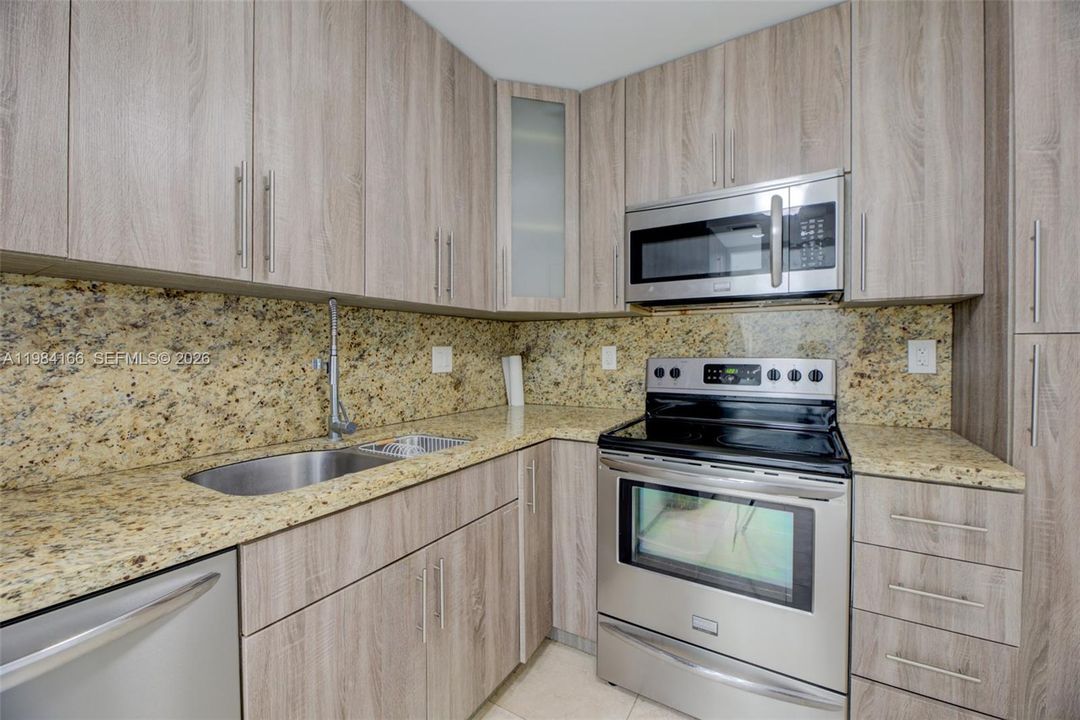 На продажу: $375,000 (1 спален, 1 ванн, 1105 Квадратных фут)
