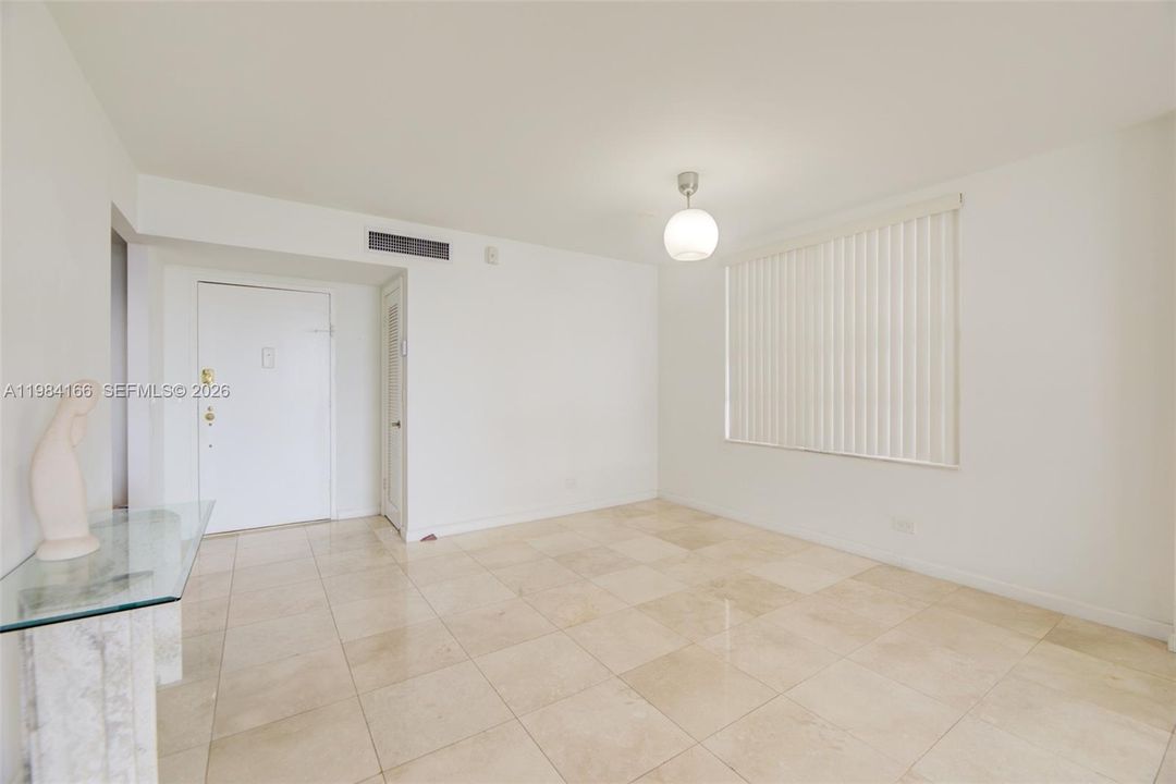 На продажу: $375,000 (1 спален, 1 ванн, 1105 Квадратных фут)