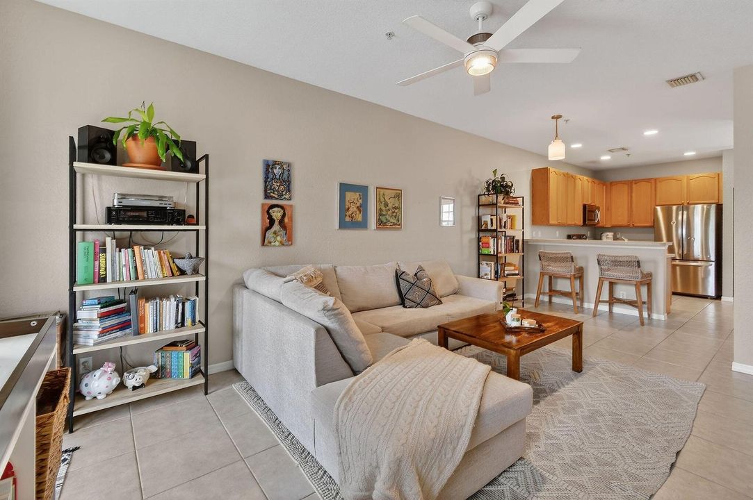 355EThatchPalmCir#103(22)