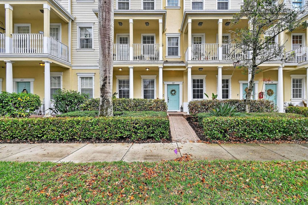 355EThatchPalmCir#103(2)