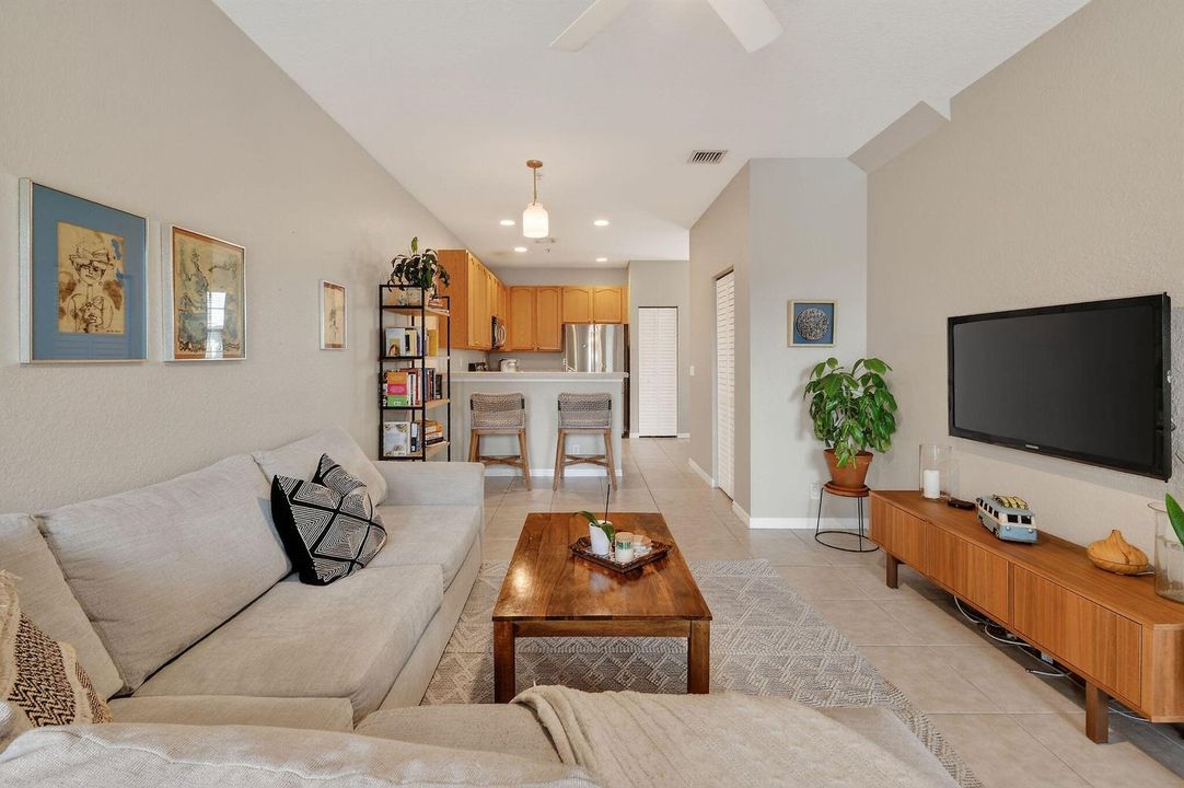 355EThatchPalmCir#103(24)