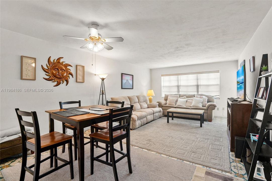 Active With Contract: $110,000 (1 beds, 1 baths, 954 Square Feet)
