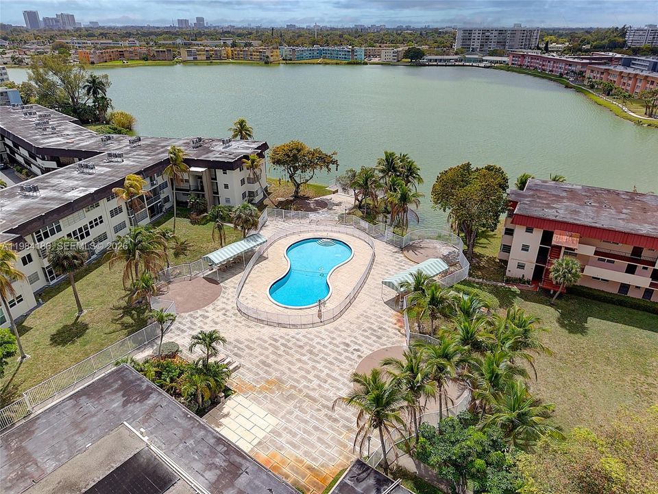 Active With Contract: $110,000 (1 beds, 1 baths, 954 Square Feet)