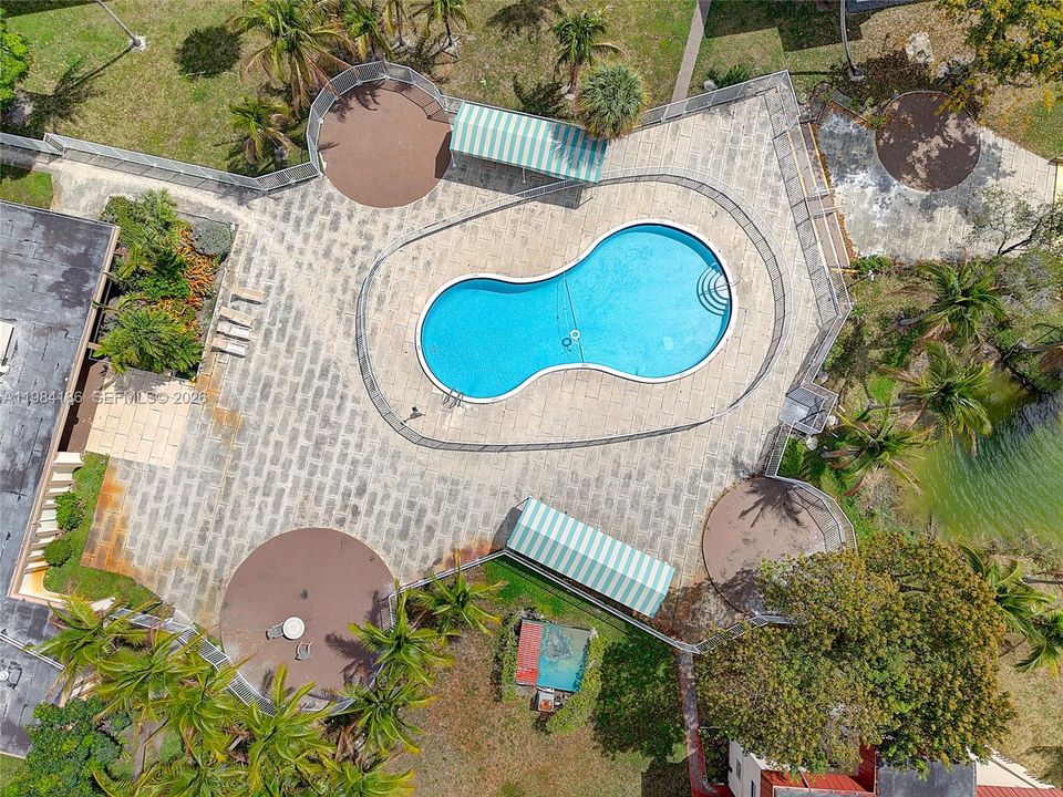 Active With Contract: $110,000 (1 beds, 1 baths, 954 Square Feet)
