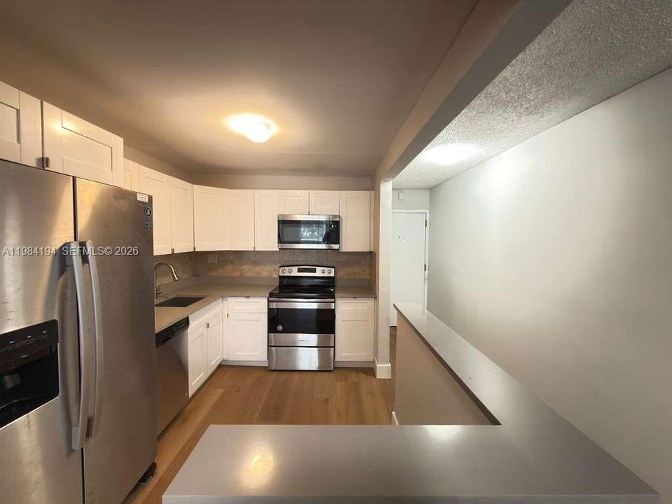 В аренду: $1,900 (2 спален, 2 ванн, 1290 Квадратных фут)